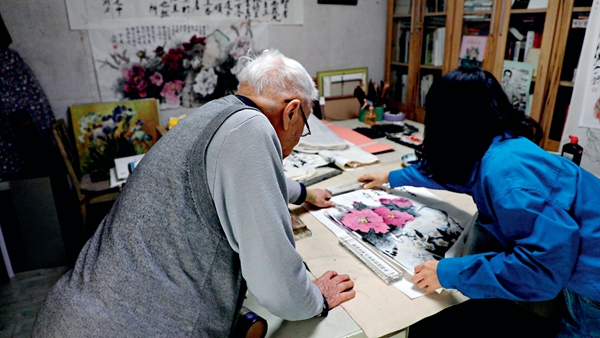 94歲楊先讓，一刀一筆任平生