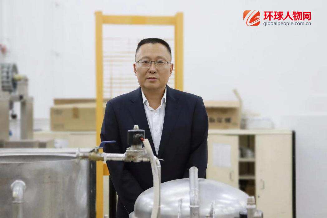 卜獻(xiàn)鴻：織就繭絲綢產(chǎn)業(yè)“蝶變夢”