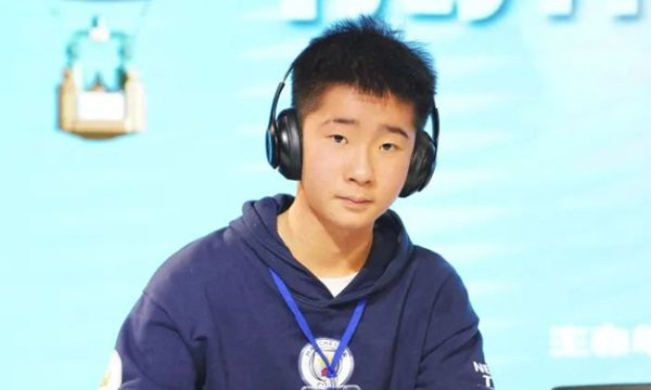牛！浙江16歲小孩哥玩魔方，打破亞洲紀錄
